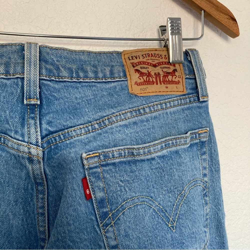 Levi's High Rise Blue Jeans - Picture 5 of 7
